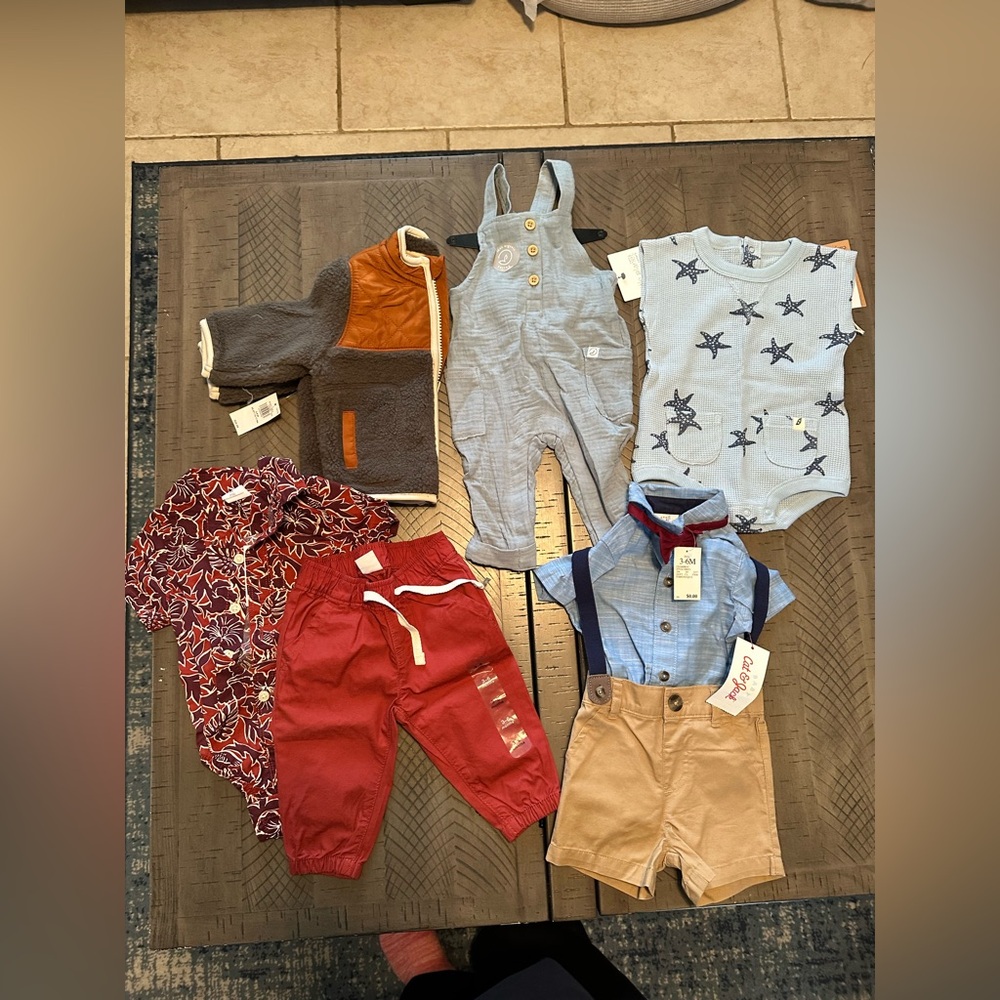 Bundle of boy clothing (3-6month)